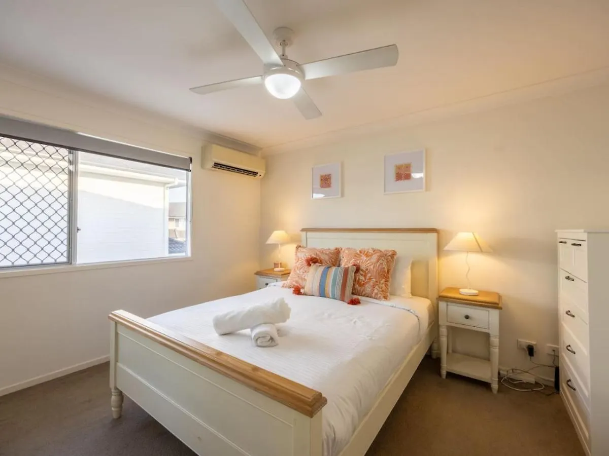 Cozy 3B2B Townhouse W Parking Backyard Malls And Parks Rochedale South